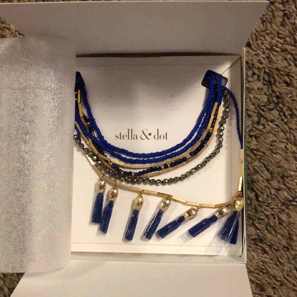 New Stella and Dot tulum tassel necklace in box